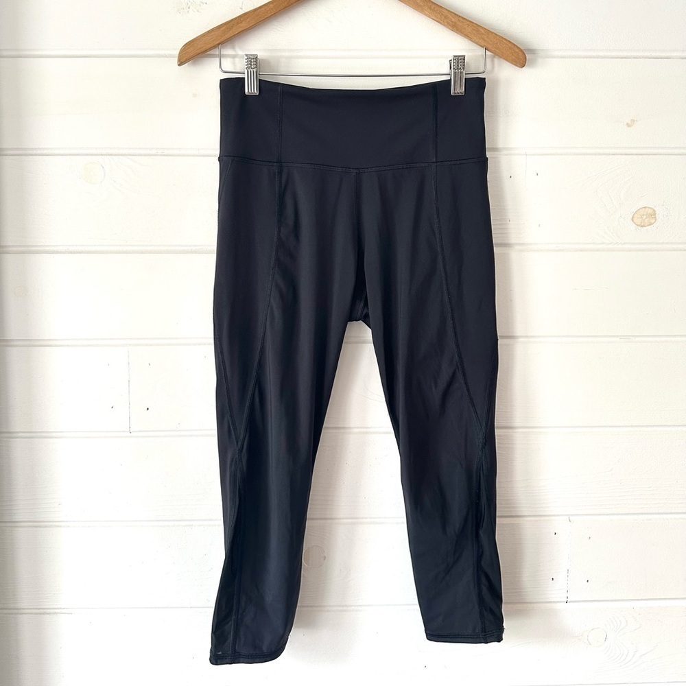 Athleta Lightning Stash Pocket Capri Athletic Compression Leggings / Black Sz S - Picture 6 of 14